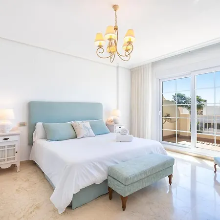 Spectacular Penthouse Puente Apartment *