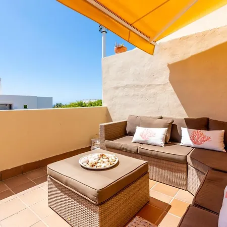 Spectacular Penthouse Puente Apartment *